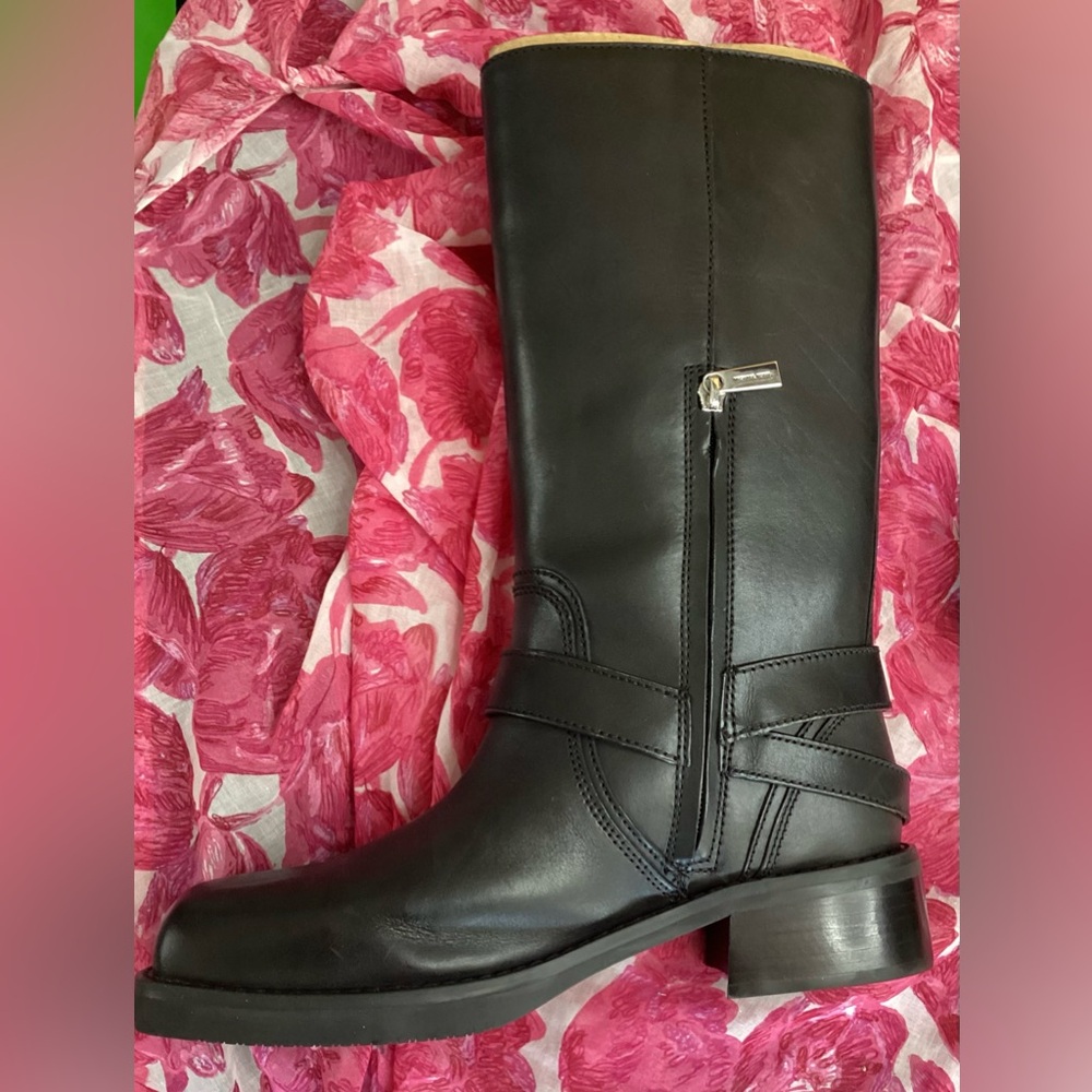 *FIRM PRICE* Michael Kors Black Leather Moto Boots with Buckle Detail 10M - Picture 5 of 16
